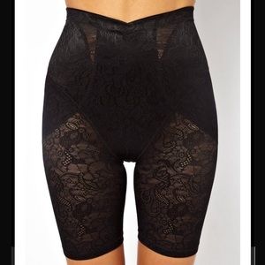 Scandale shapewear V black lace pant Thighs size S